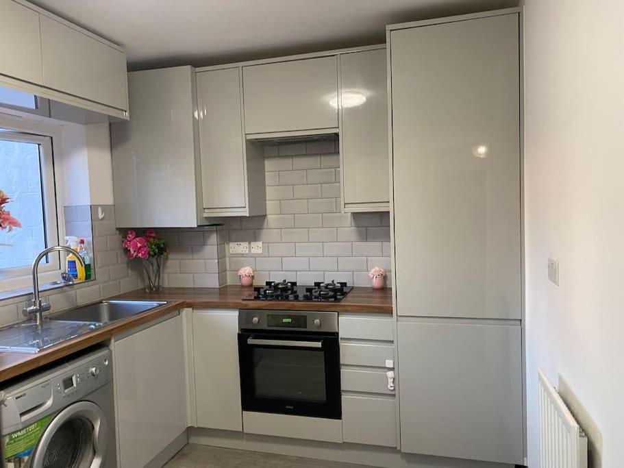 Brighton New Apartment Free Parking Sleeps 6 Εξωτερικό φωτογραφία